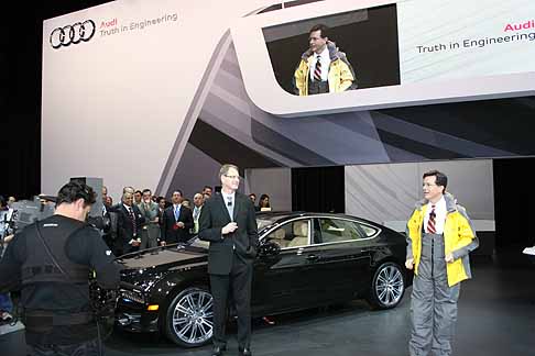 Audi - Stephen Colbert presenta lo stand Audi al New York Auto Show con immagini di Automania width=